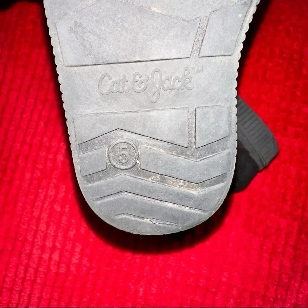 Cat & Jack Black Faux Fur lined Boots, Sz 5 Toddlers